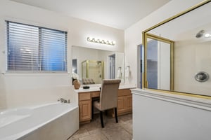 Lord Byron Cir-S1906-036.jpg