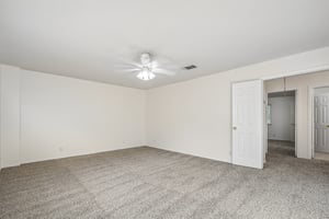 Lord Byron Cir-S1906-042.jpg