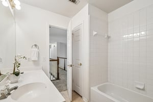 Lord Byron Cir-S1906-052.jpg