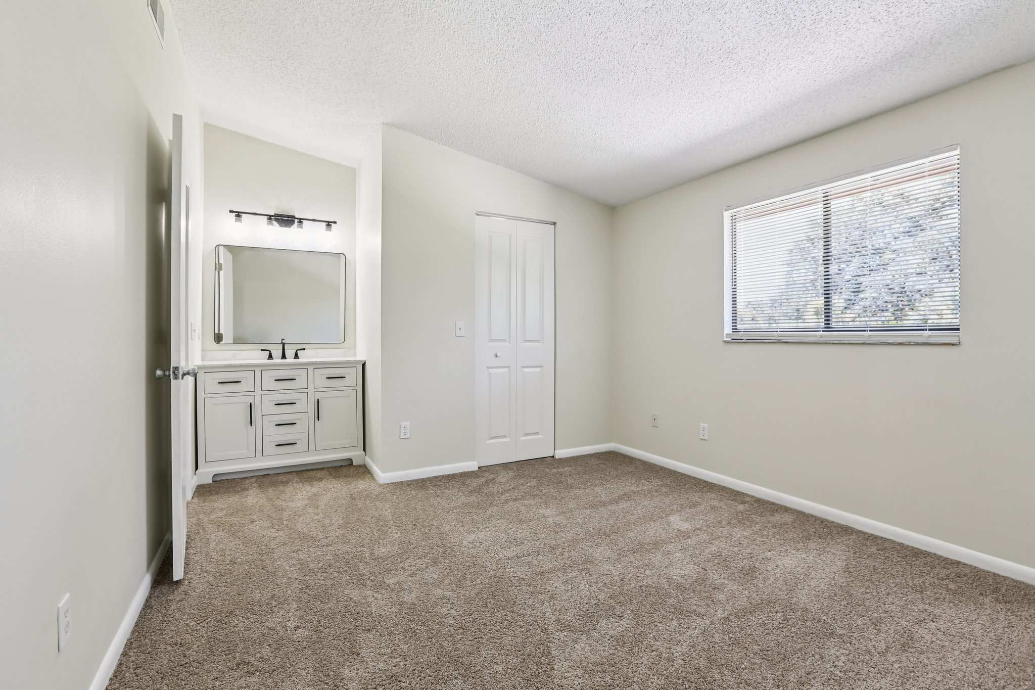 Oak Limb Ct-S1510-022.jpg