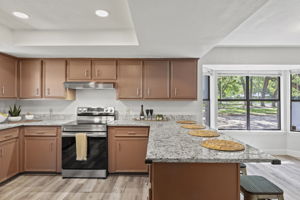 Kitchen/Breakfast Area