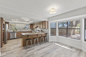 Kitchen/Breakfast Area