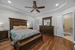 Recessed lights, double door to bath