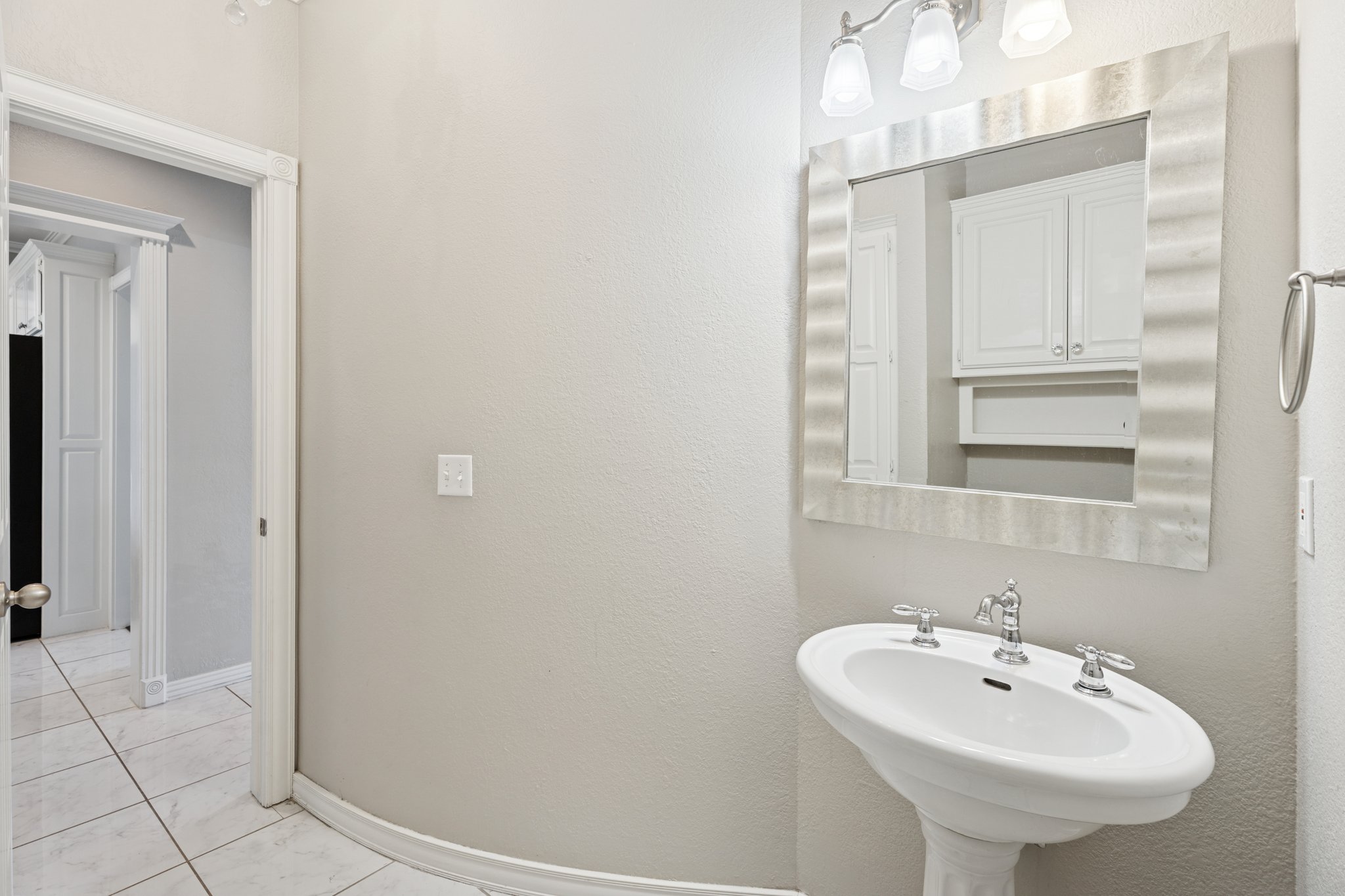 4004 Stonebridge Cir_031.jpg