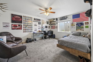  Photo 47