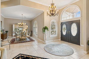 Entry Foyer/Dining Room