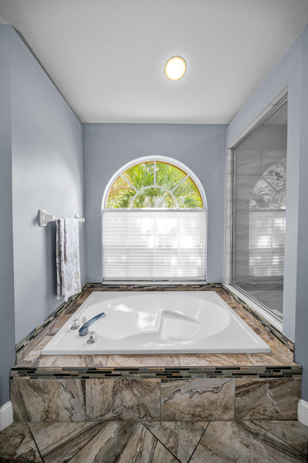 Primary Bathroom1b