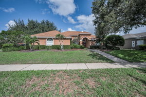 Front Exterior4