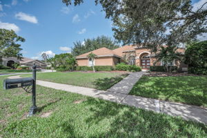 Front Exterior5