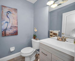 Upper Level Bonus Room Bathroom-e