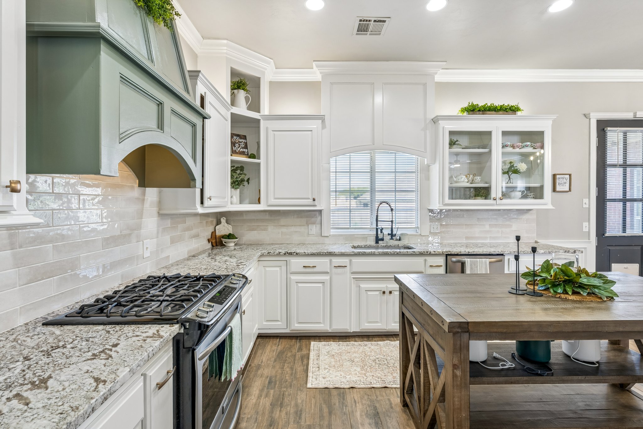 4008 Lamar Dr_024.jpg