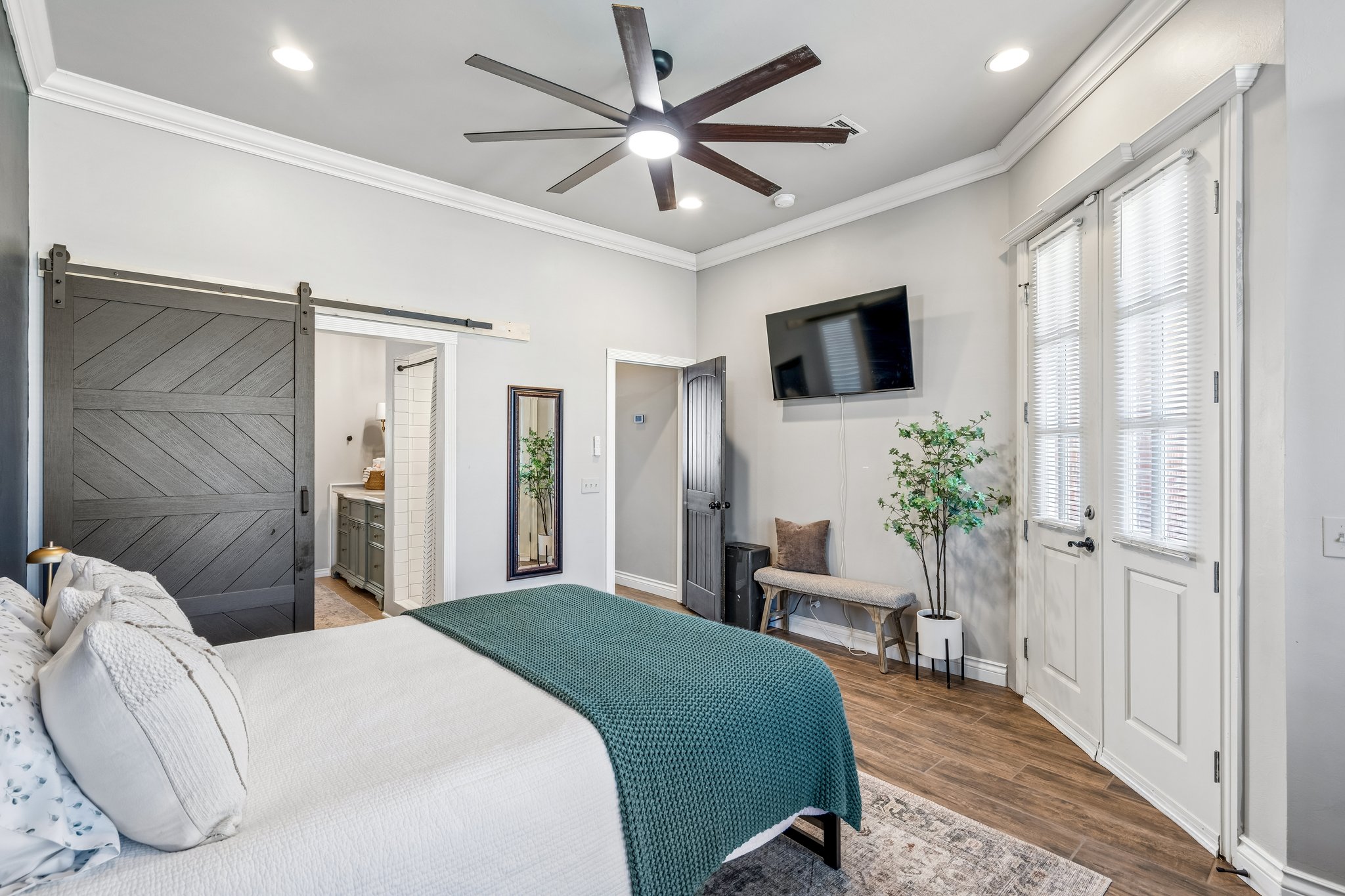 4008 Lamar Dr_027.jpg