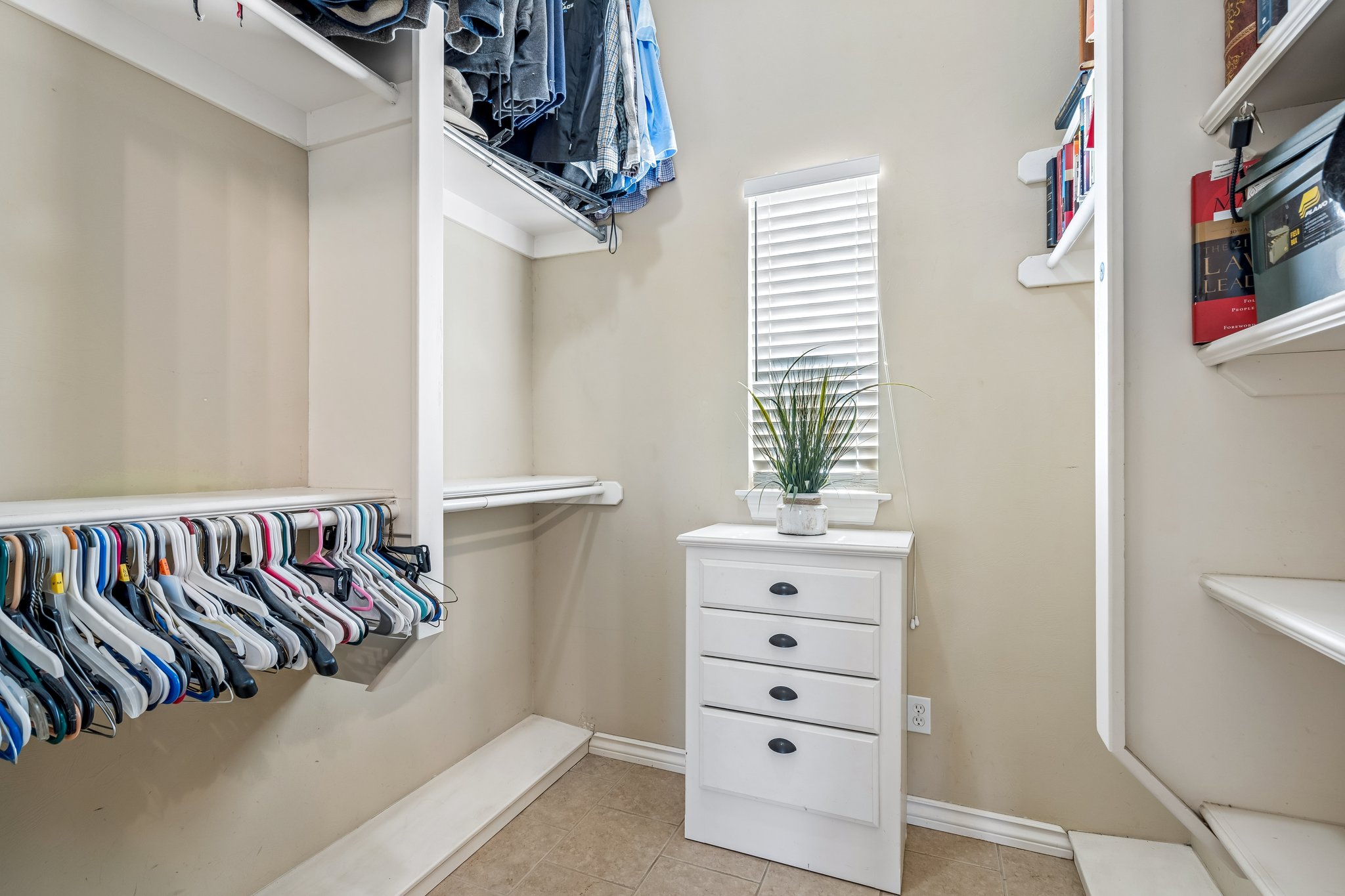 4008 Lamar Dr_035.jpg