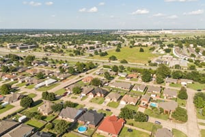4008 Lamar Dr_002.jpg
