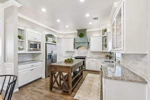 4008 Lamar Dr_018.jpg
