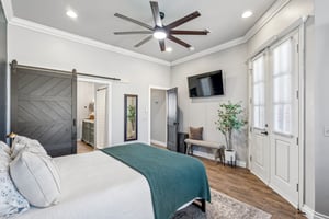 4008 Lamar Dr_027.jpg
