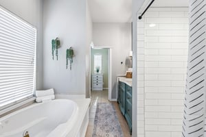 4008 Lamar Dr_030.jpg