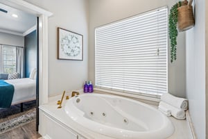 4008 Lamar Dr_031.jpg