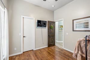 4008 Lamar Dr_039.jpg