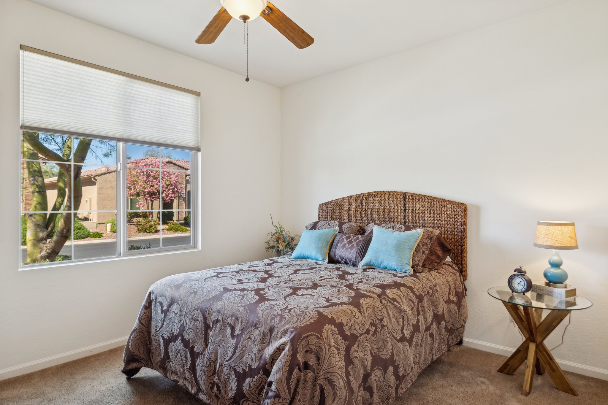 4009 N 164th Dr - 016.jpg