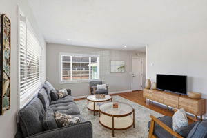 009_F8_401 15th Ave