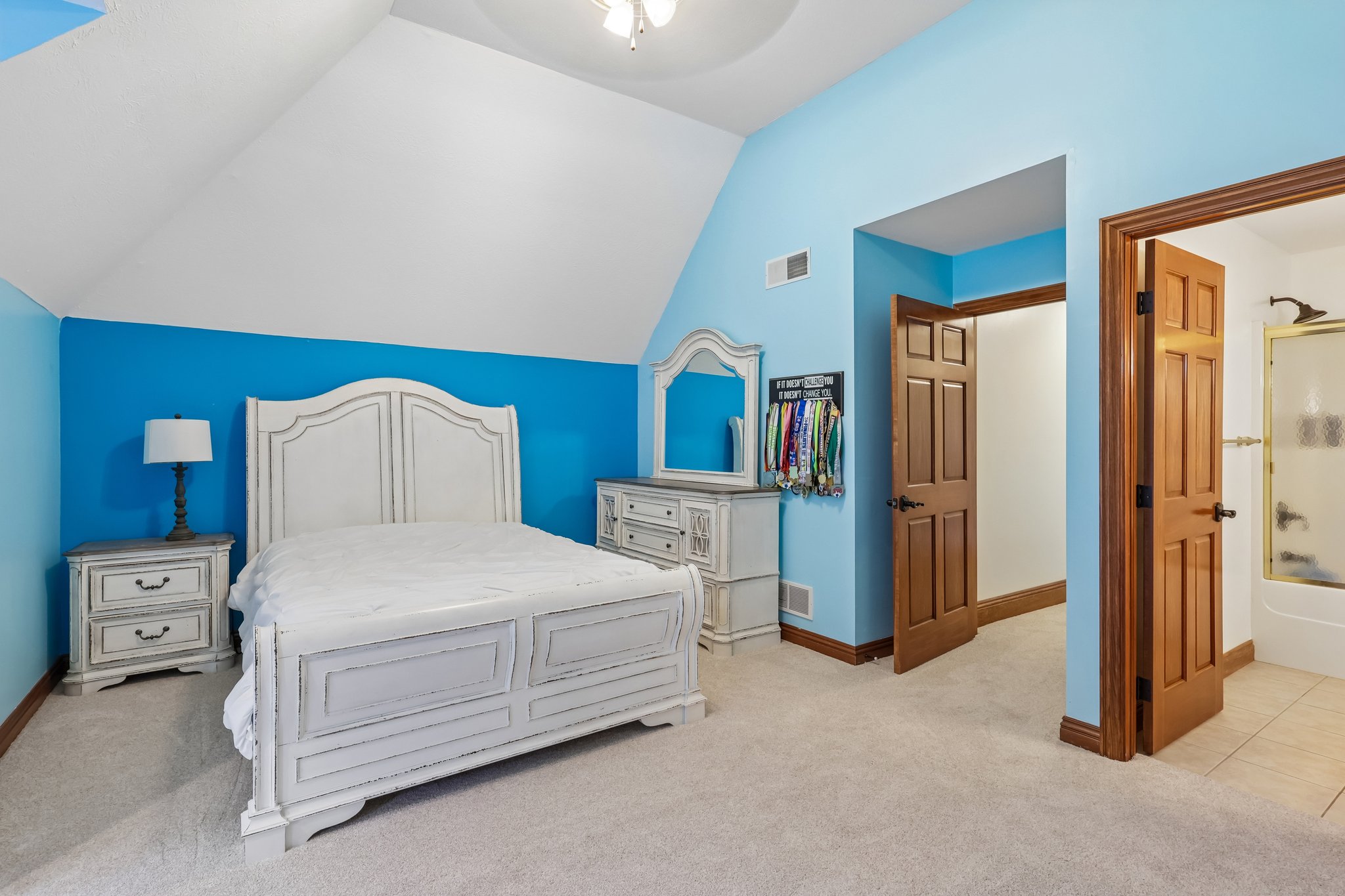 Blackstone Ln-S2407-070.jpg