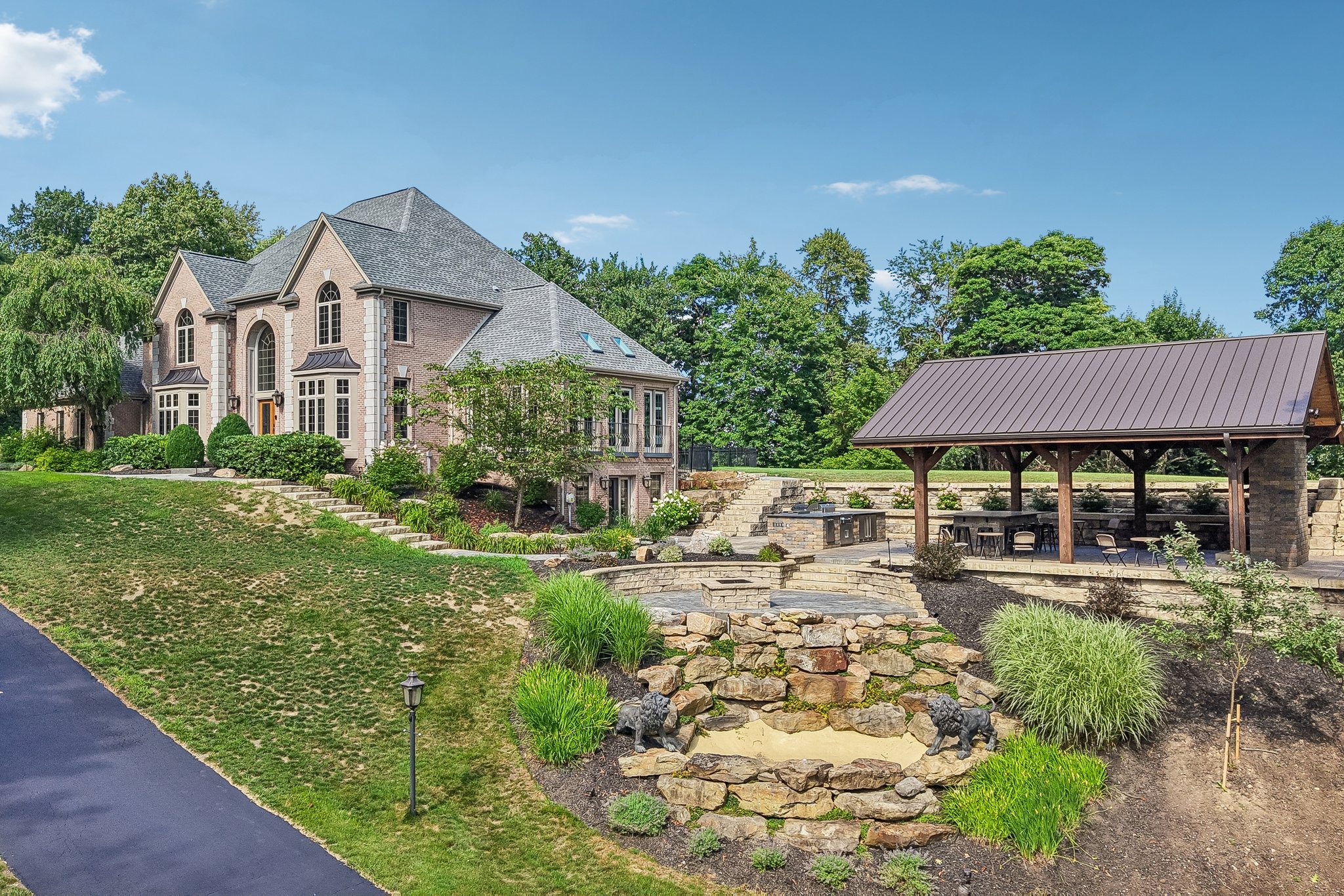 Blackstone Ln-S2407-095.jpg