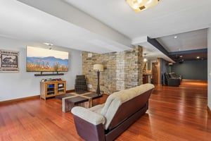 Blackstone Ln-S2407-028.jpg