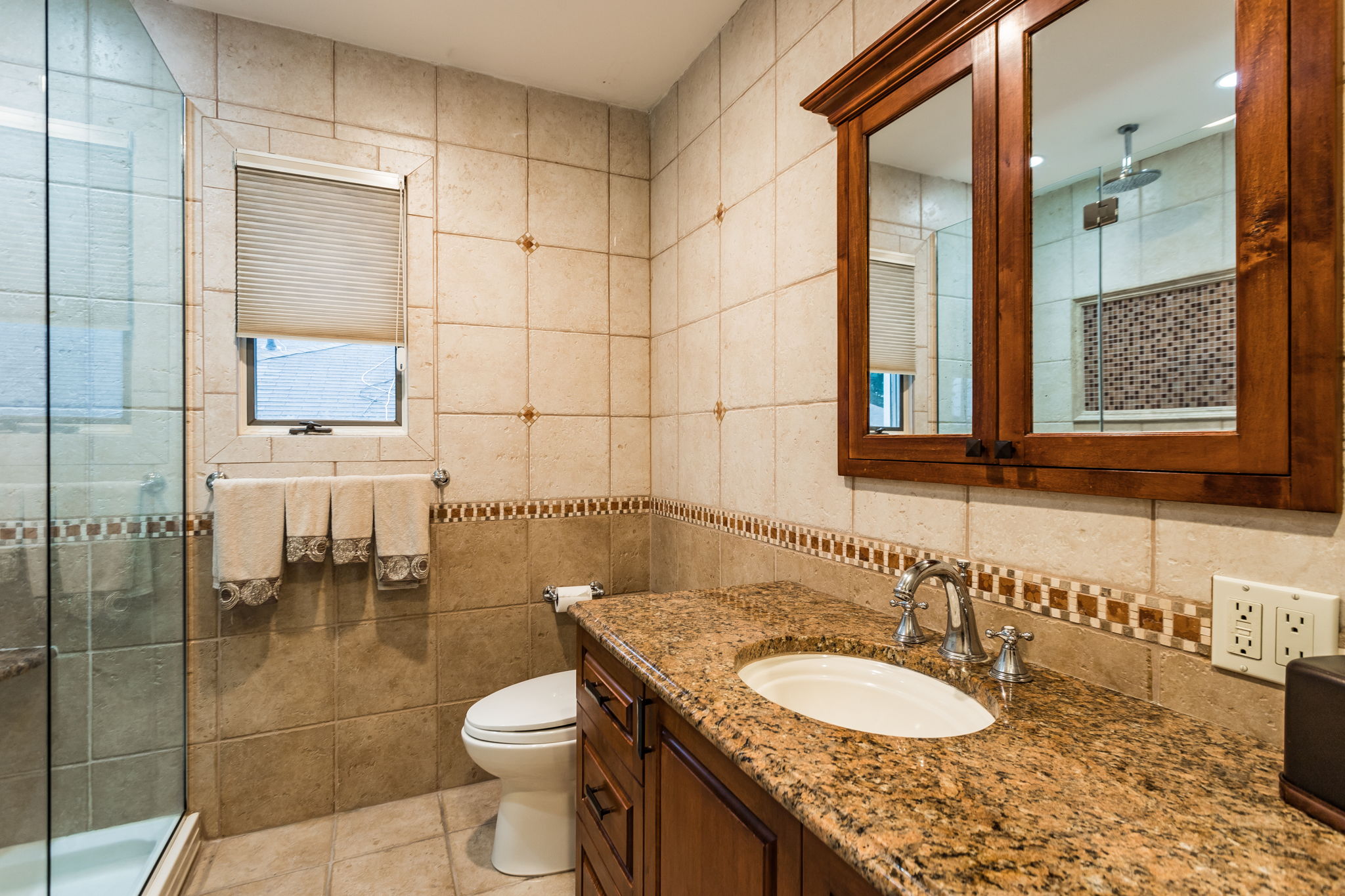  401 Bunker Dr, Oceanside, NY 11572, US Photo 32