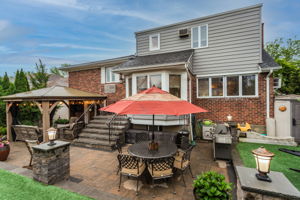  401 Bunker Dr, Oceanside, NY 11572, US Photo 54