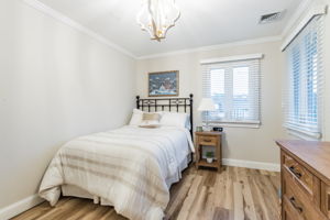  401 Bunker Dr, Oceanside, NY 11572, US Photo 27