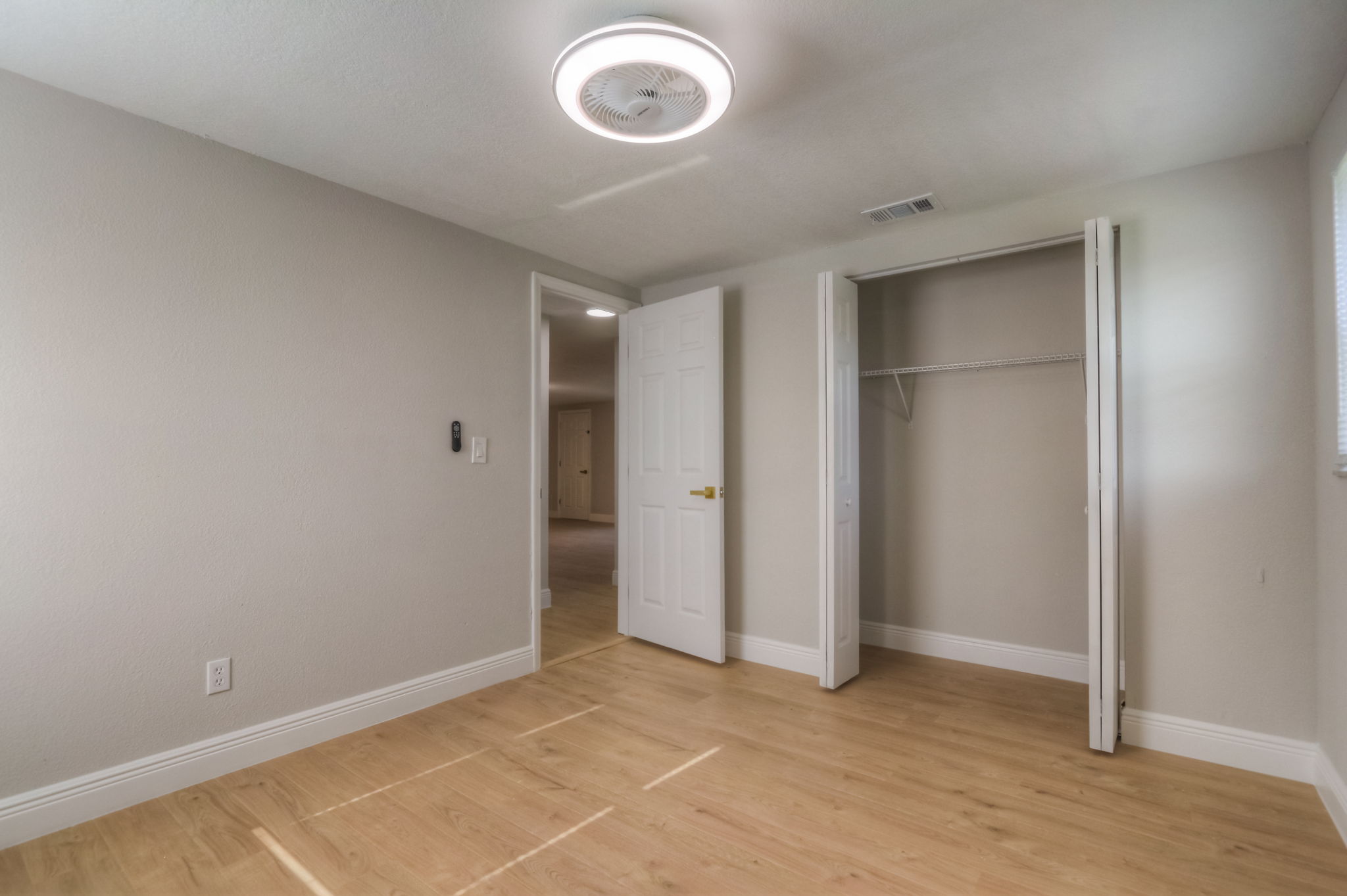Buttonwood Ct-022