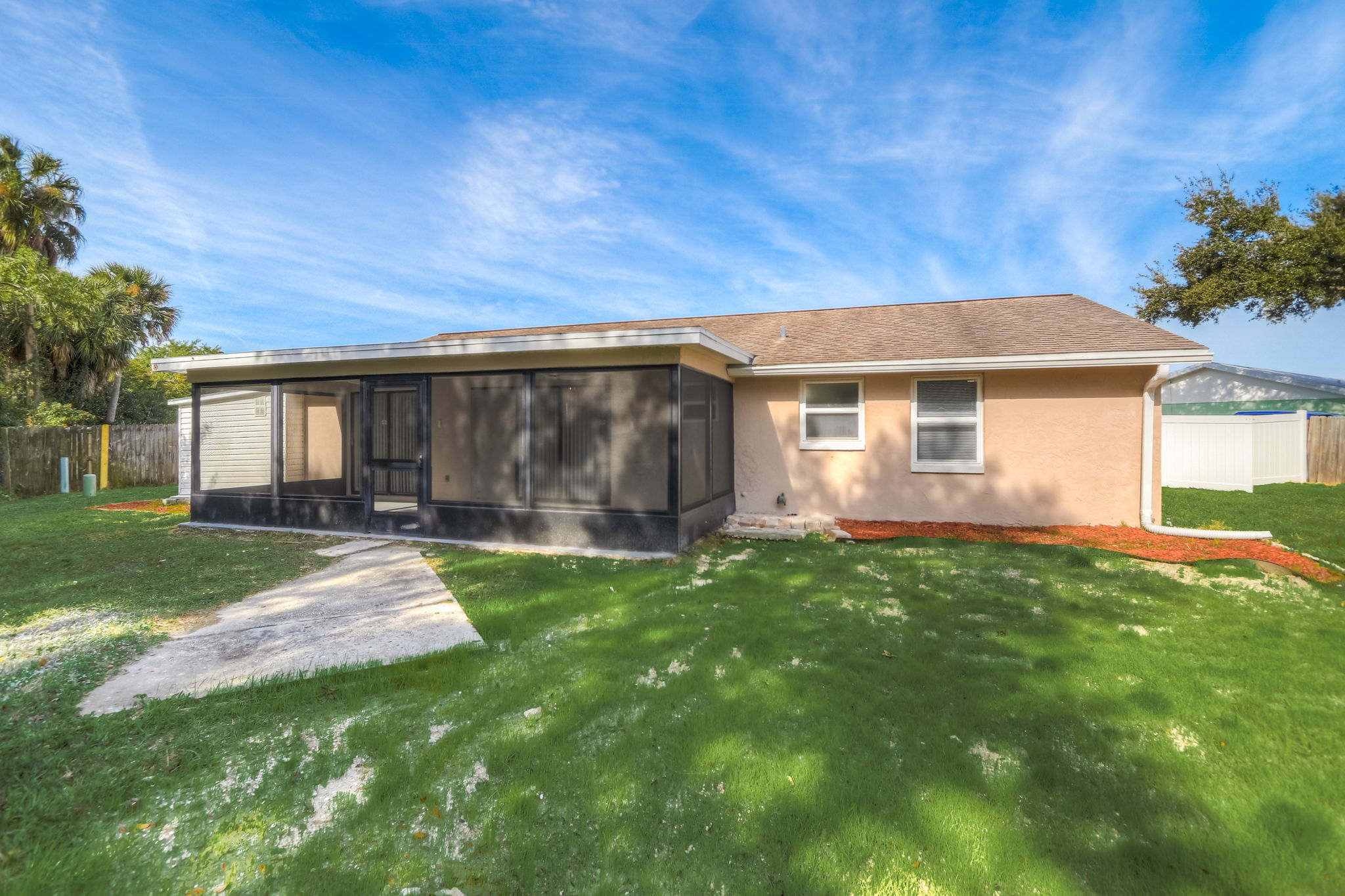 Buttonwood Ct-041
