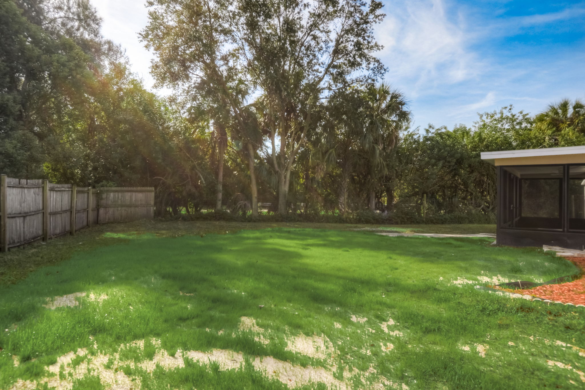 Buttonwood Ct-037