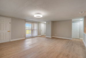 Buttonwood Ct-009