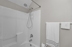  Photo 32