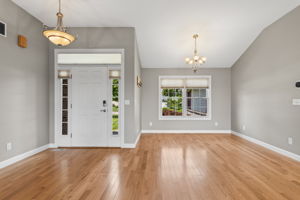 Foyer/Dining Room