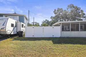 Side Gate - 495A3054