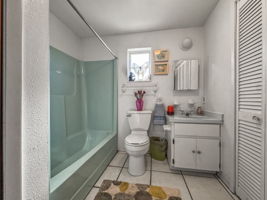 Bathroom 1 - IMG_0708