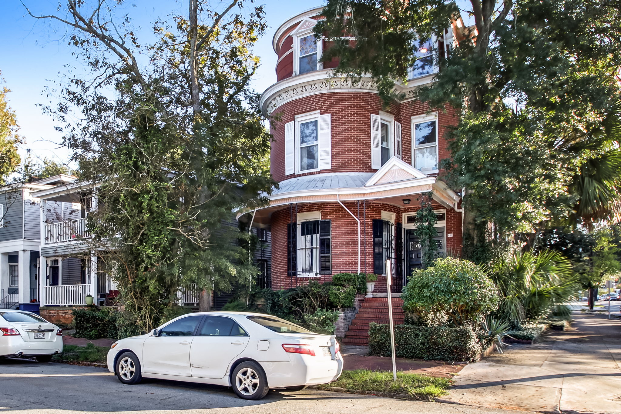 401 E Duffy St Exterior View