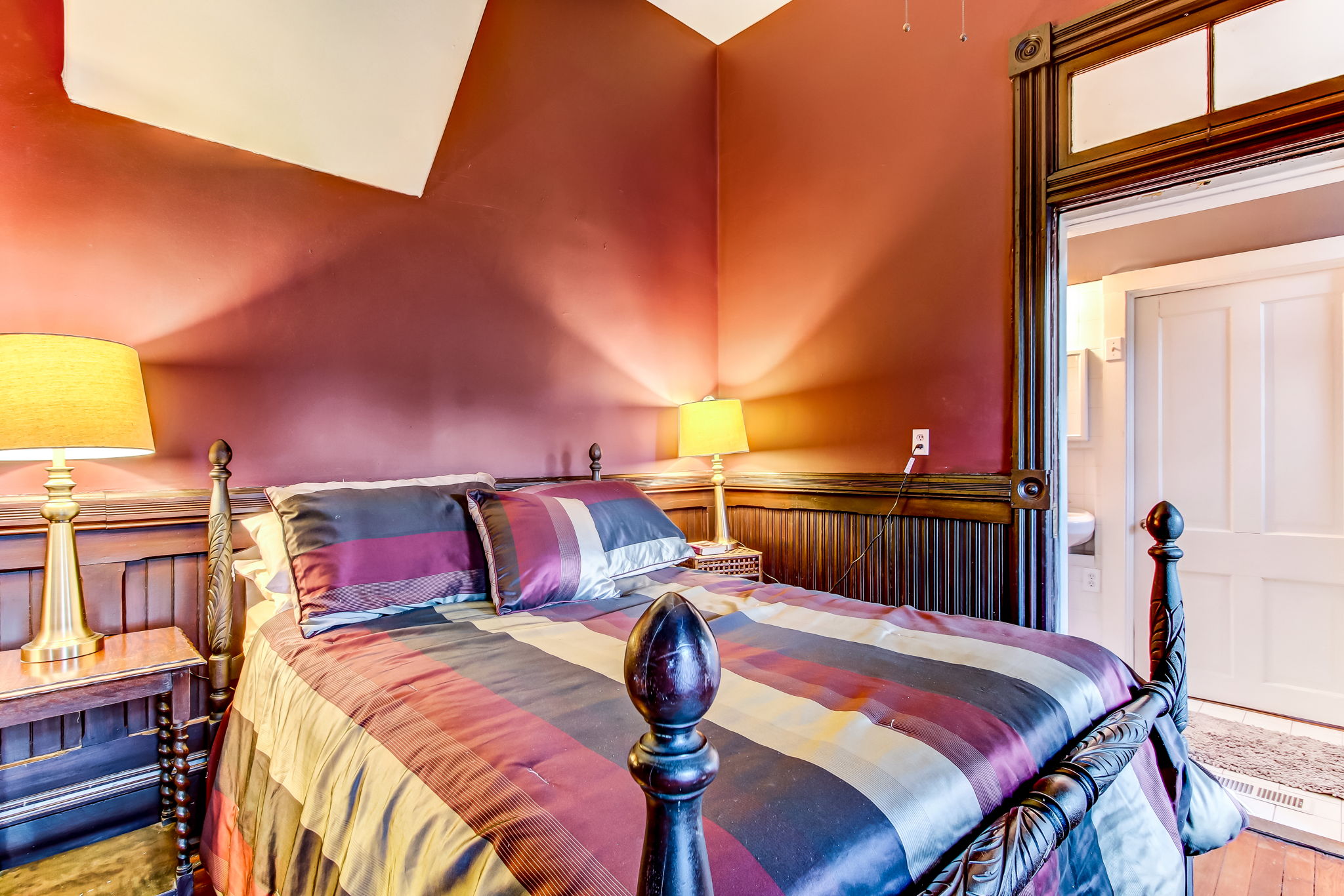 Main House Spacious Bedroom 2