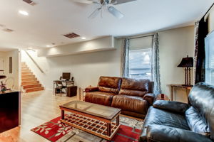 Spacious living room at 1208 Habersham St