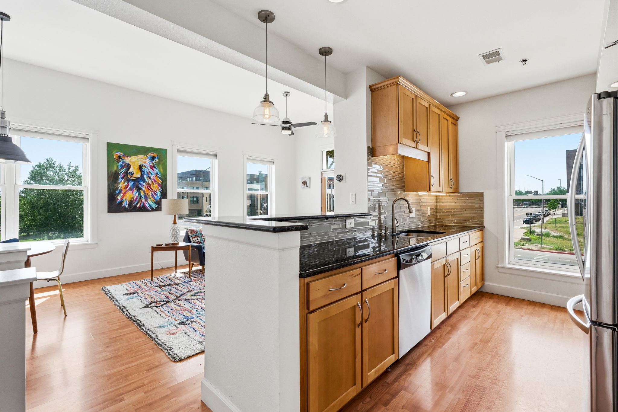  Photo 8