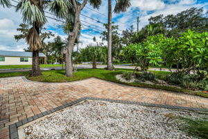 Frontyard1