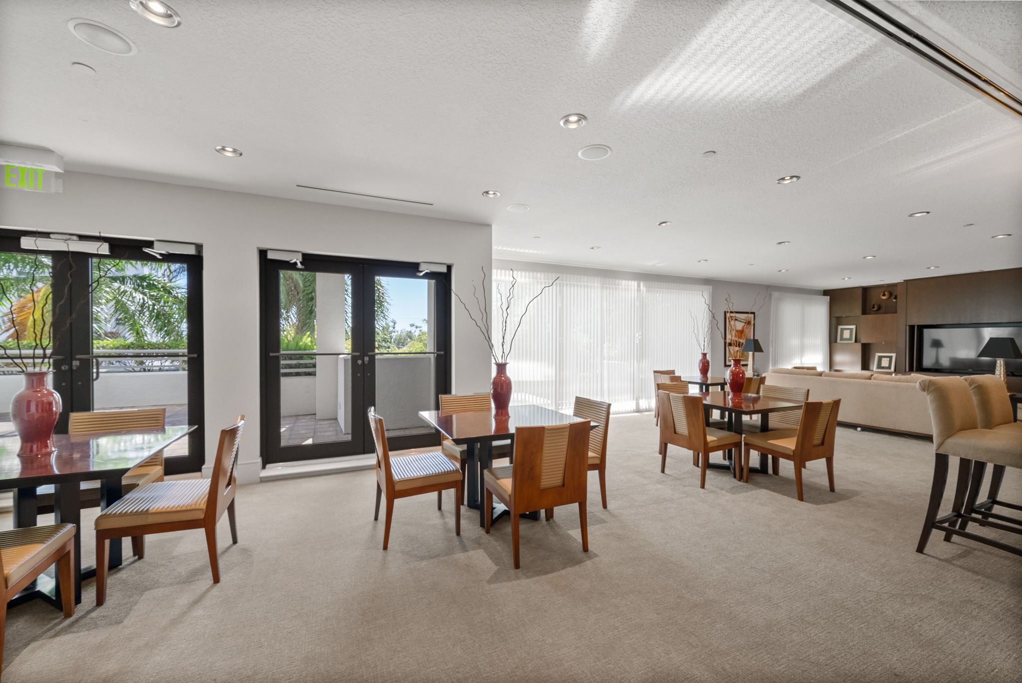  Photo 140