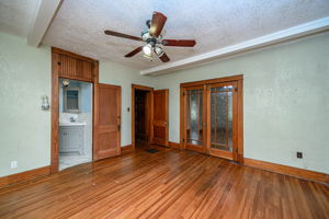  Photo 48