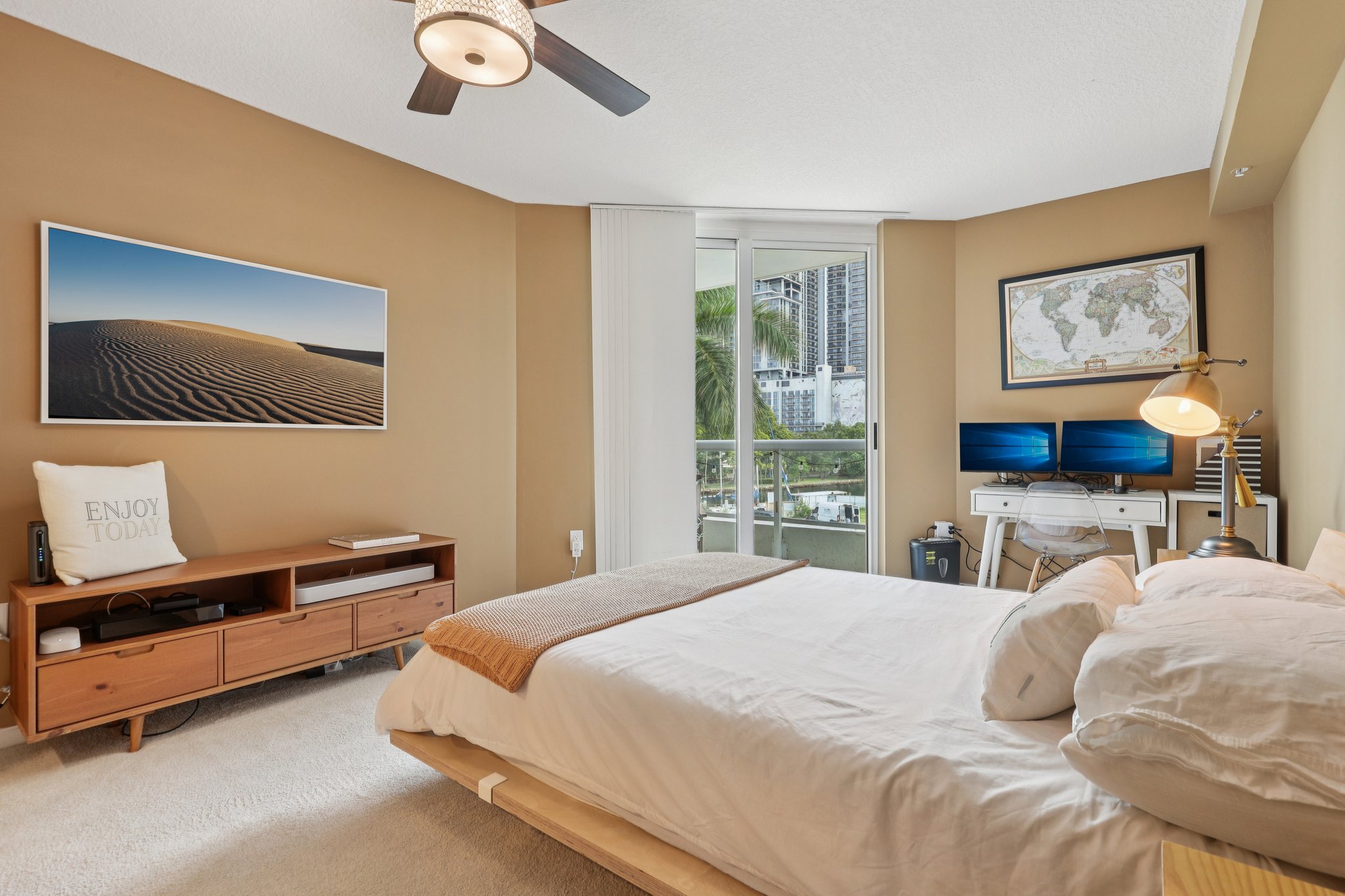 SW 4th Ave 301-S0511-018.jpg