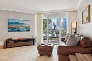 SW 4th Ave 301-S0511-008.jpg