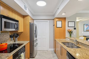 SW 4th Ave 301-S0511-013.jpg