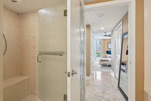 SW 4th Ave 301-S0511-033.jpg